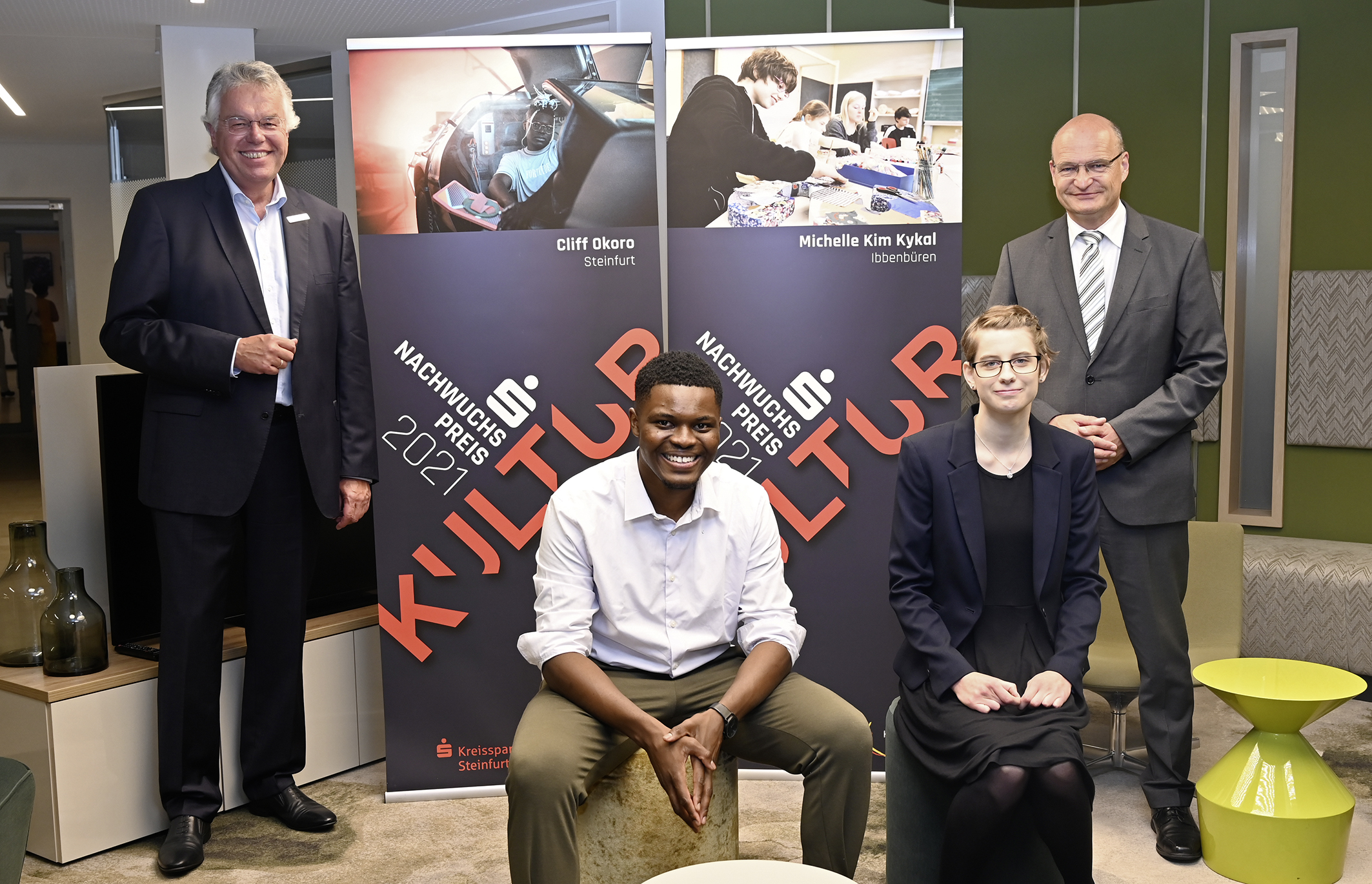 Cliff Okoro und Michelle Kim Kykal erhalten den Sparkassen Nachwuchspreis Kultur 2021 Cliff Okoro und Michelle Kim Kykal erhalten den Sparkassen Nachwuchspreis Kultur 2021