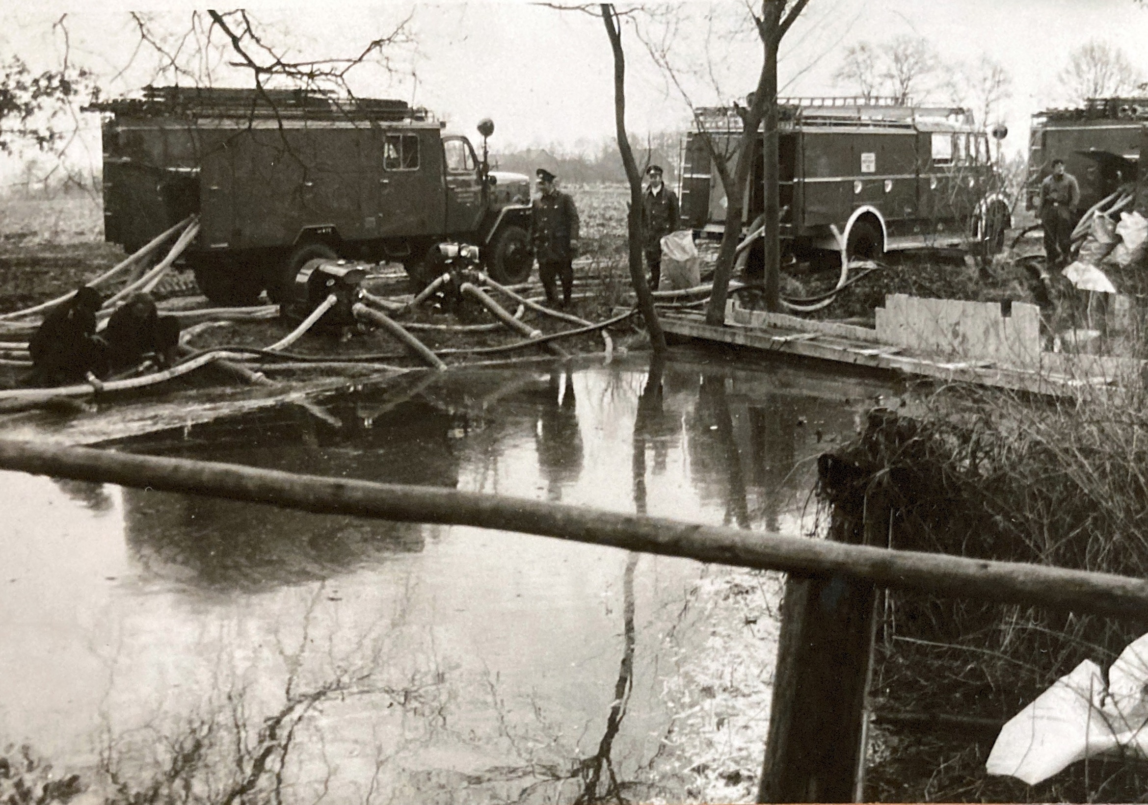 Einsatz der Feuerwehr bei der Ölkatastrophe in Ochtrup 1972
