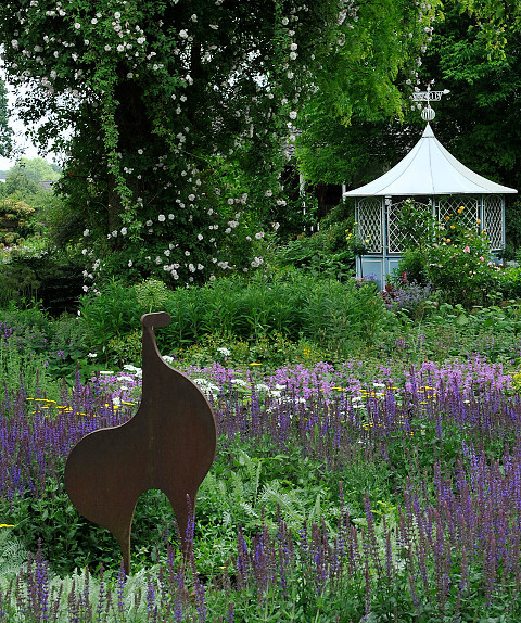 Kunst im Kreislehrgarten: Das Pferd Kunst im Kreislehrgarten: Das Pferd